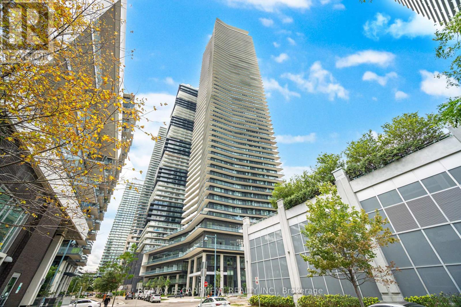 1708 - 38 ANNIE CRAIG DRIVE