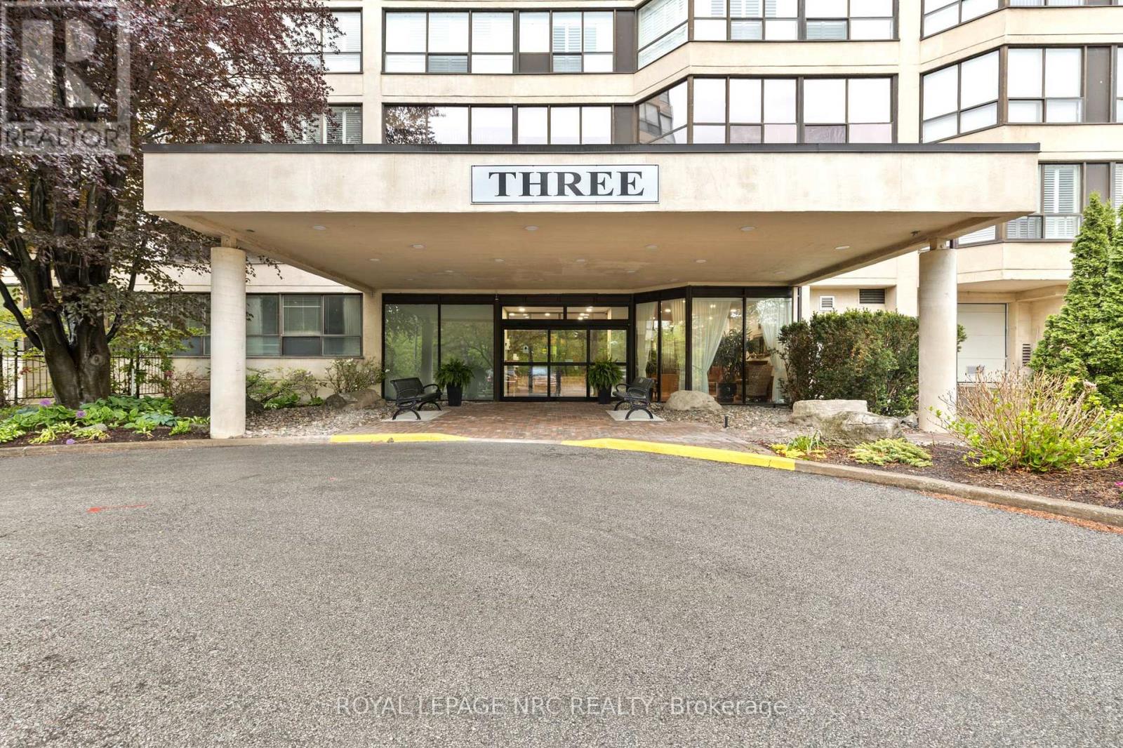PH6 - 3 TOWERING HEIGHTS BOULEVARD