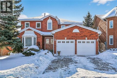 134 HUNTINGWOOD Avenue Dundas ON L9H6X7