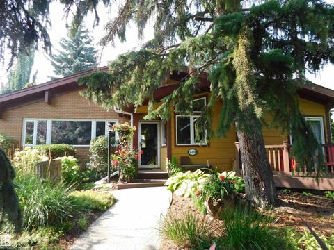 5704 144 ST NW Edmonton AB T6H4H4