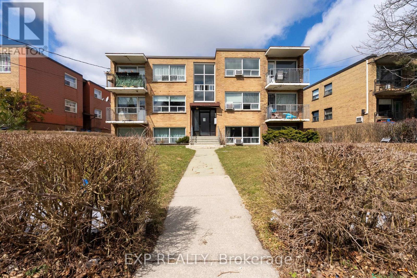 10 FRASERWOOD AVENUE