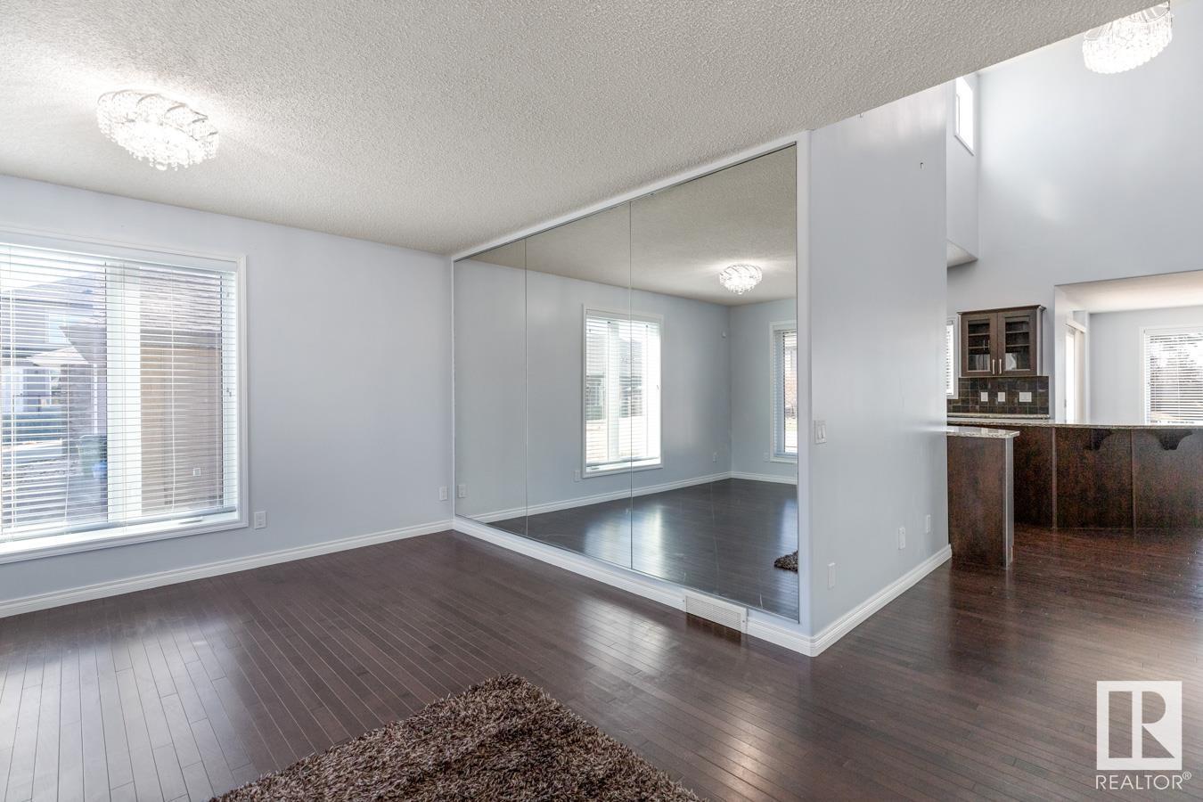 20511 93 AV NW