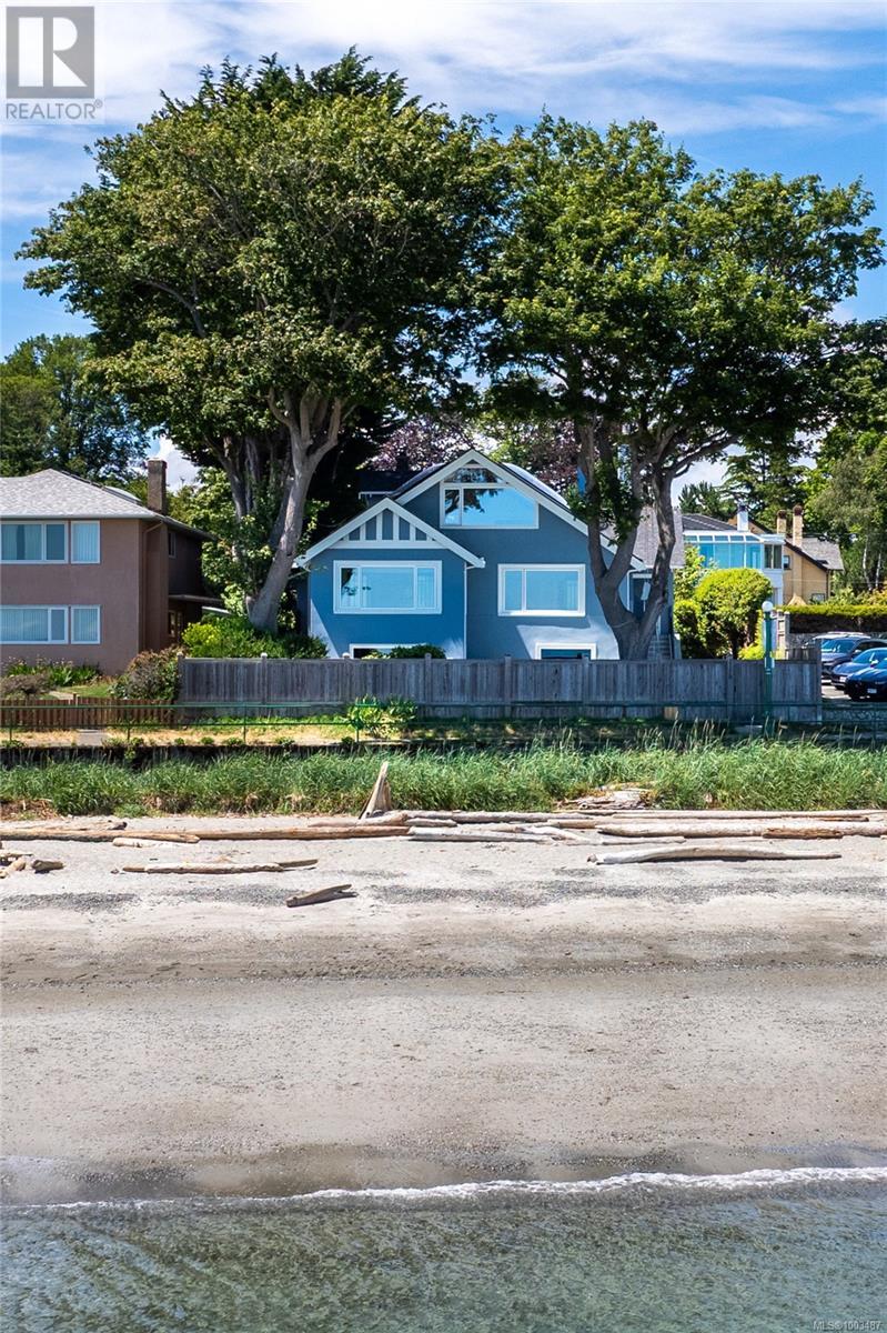2170 Esplanade