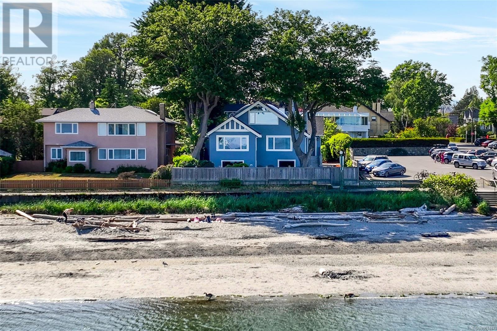2170 Esplanade