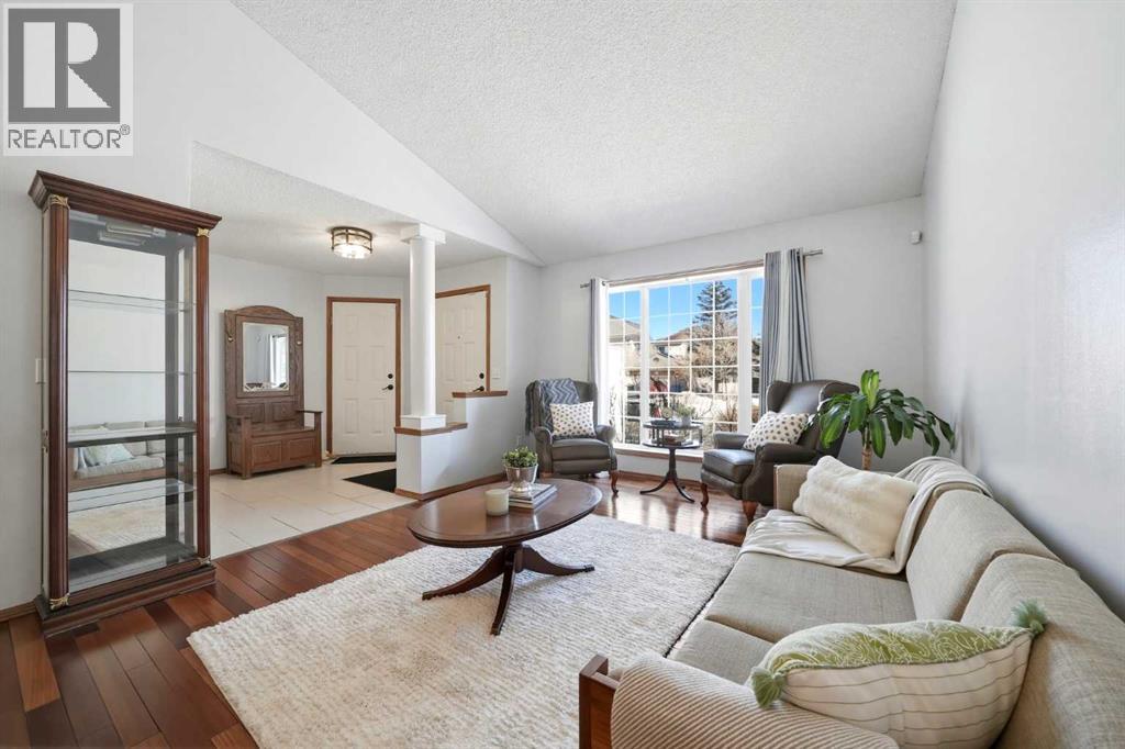 263 Coral Keys Drive NE