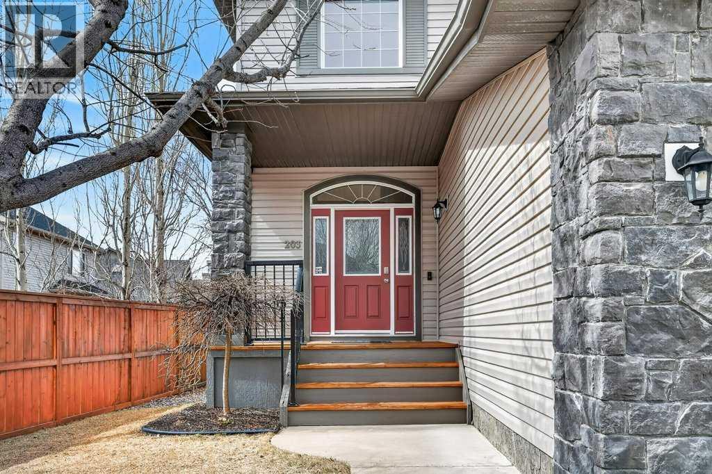 203 Crystal Green Point