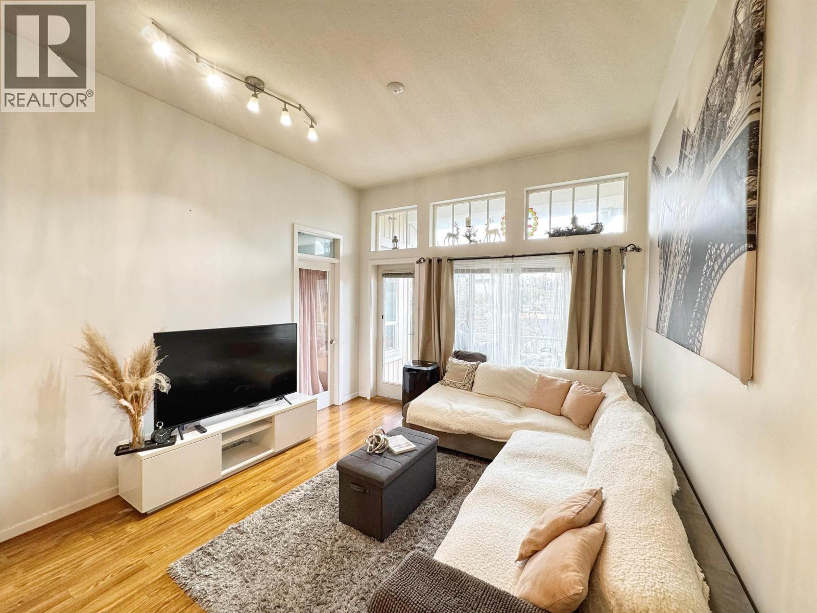 415 3651 FOSTER AVENUE