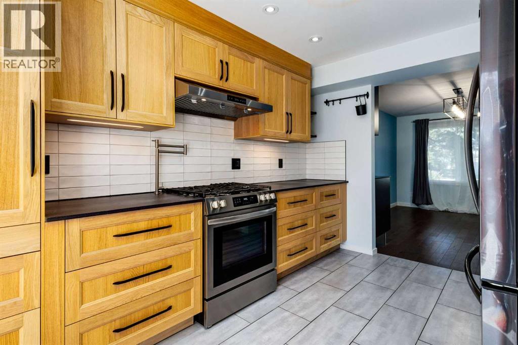 17 Sunvale Crescent SE