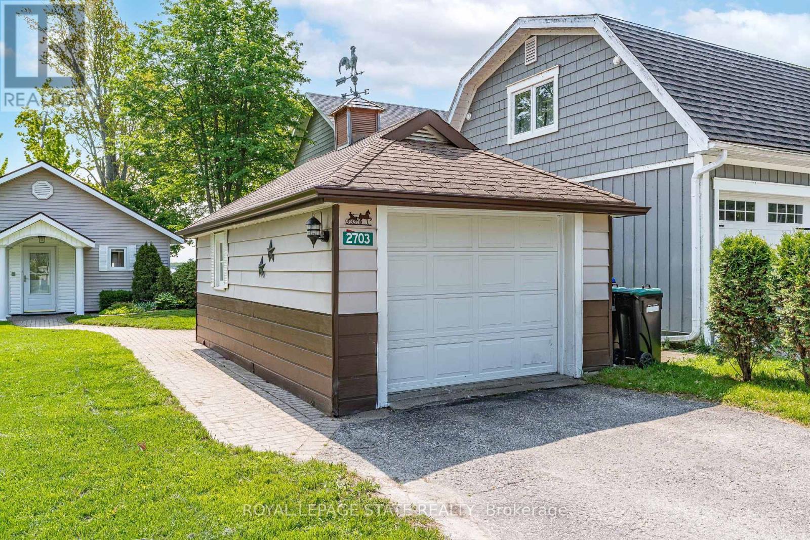 2703 LAKESIDE DRIVE