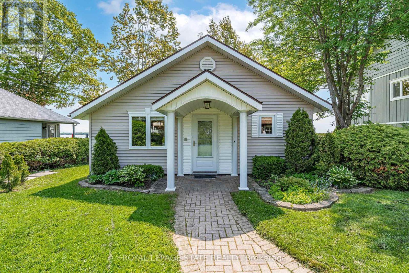 2703 LAKESIDE DRIVE