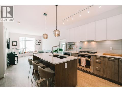 206 615 E 3RD STREET North Vancouver BC V7L0G3