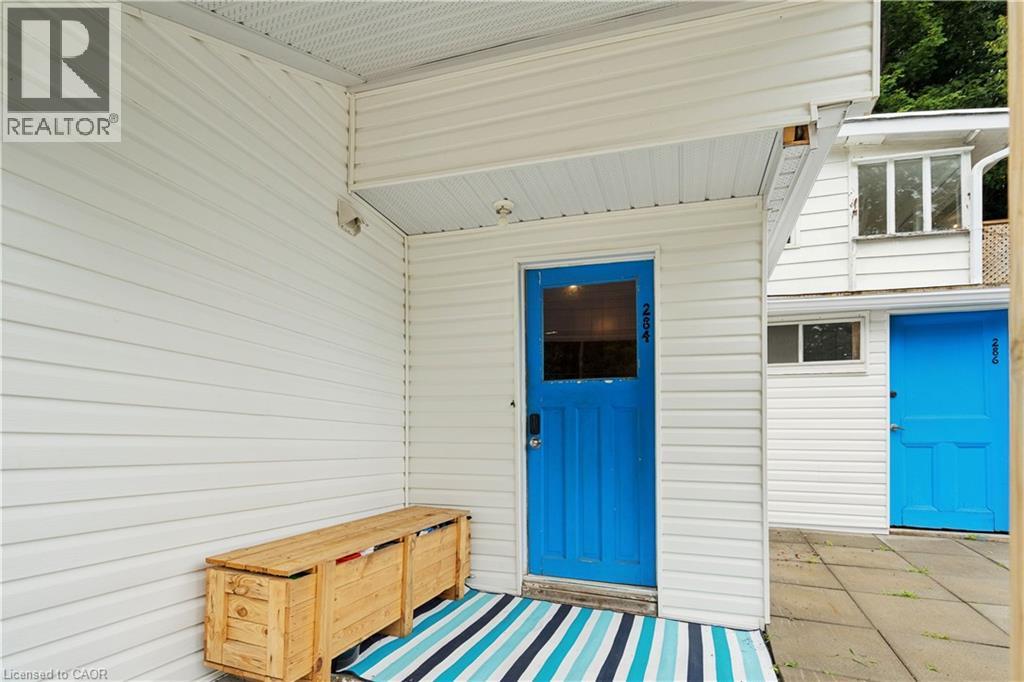 286 MAIN Street S