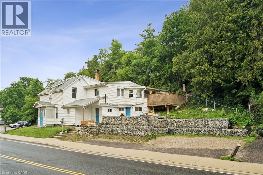 286 MAIN Street S