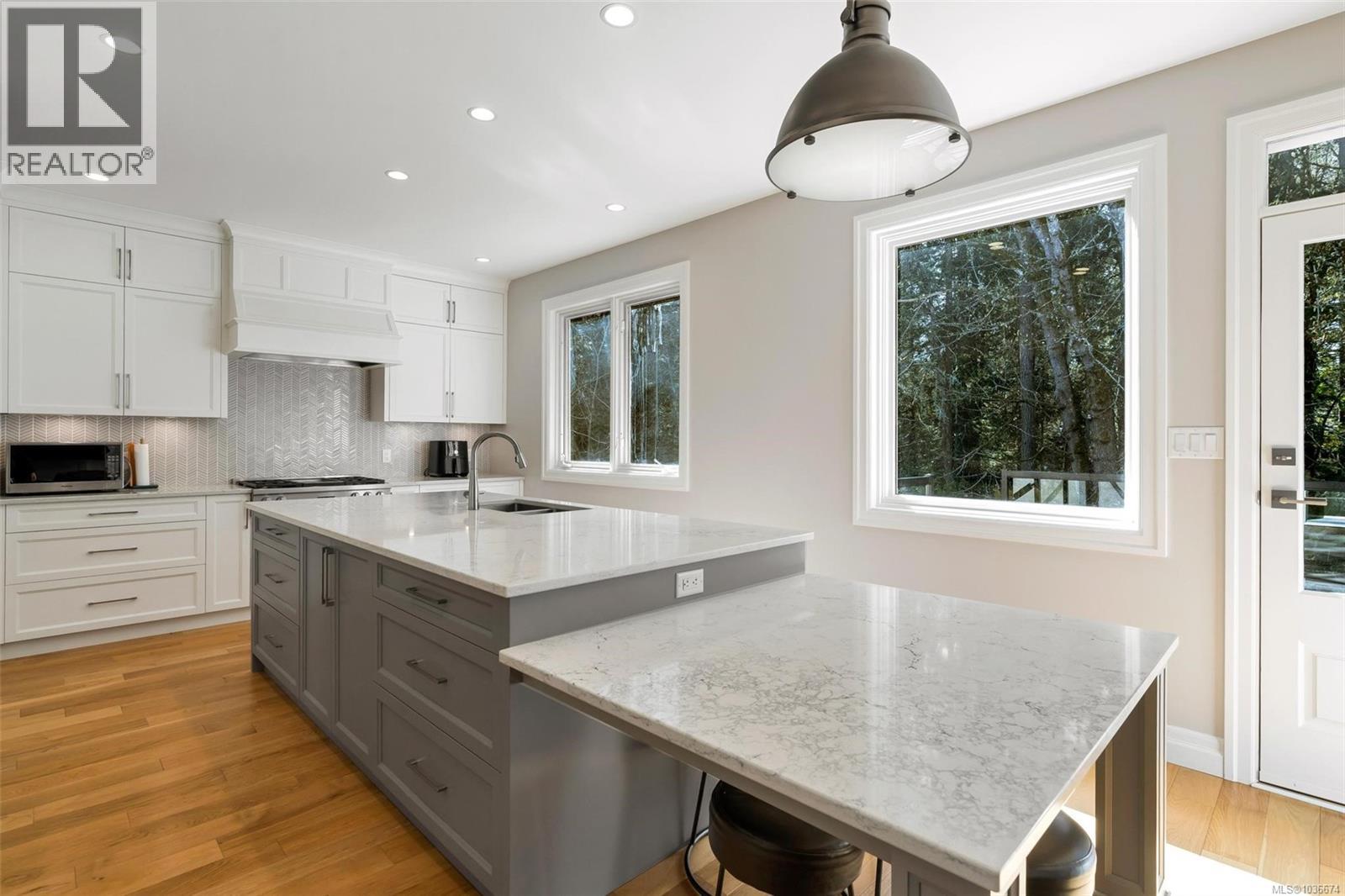 805 Del Monte Lane