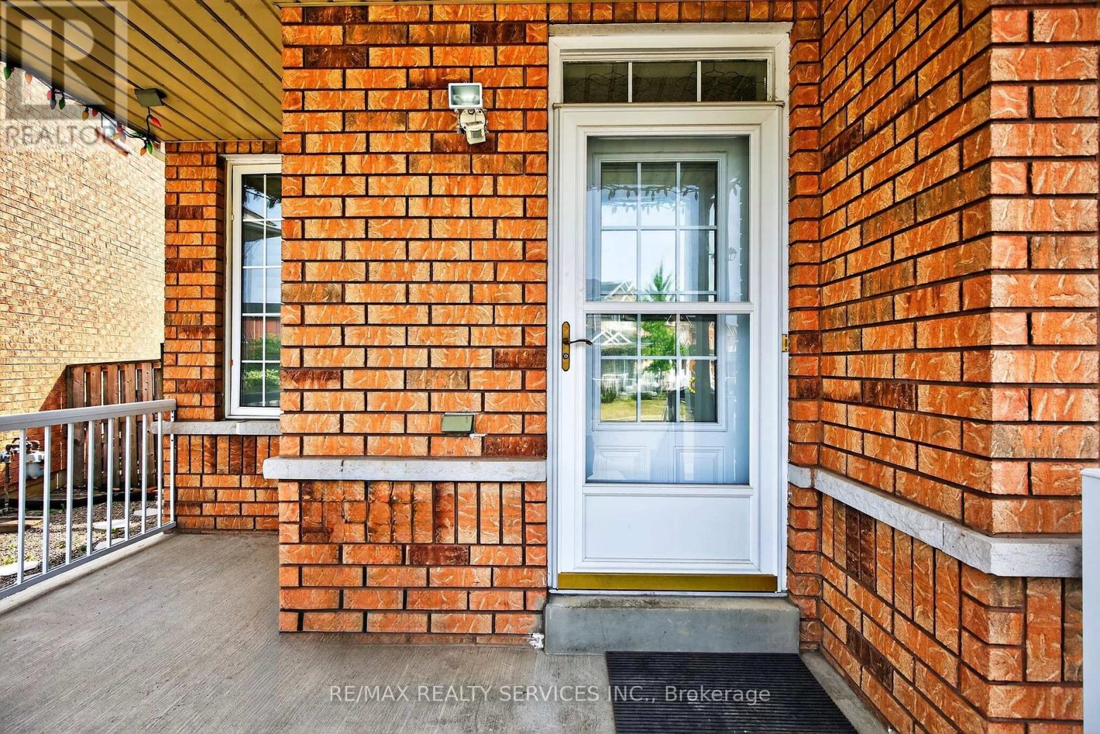 18 FISHING CRESCENT