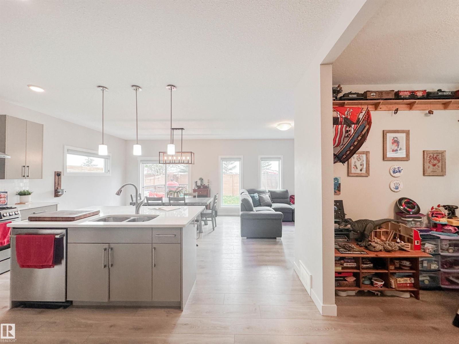 103 JOYAL WY