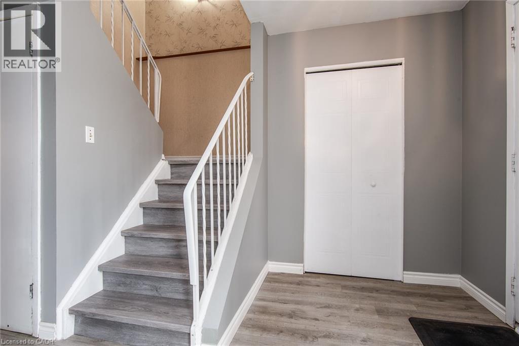 135 VINTAGE Crescent