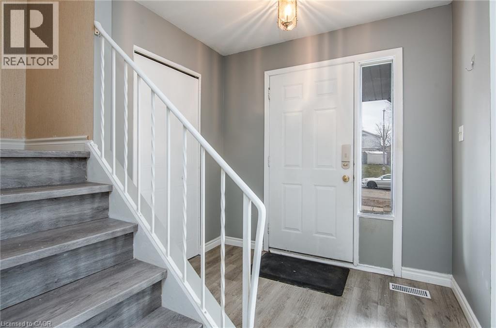 135 VINTAGE Crescent