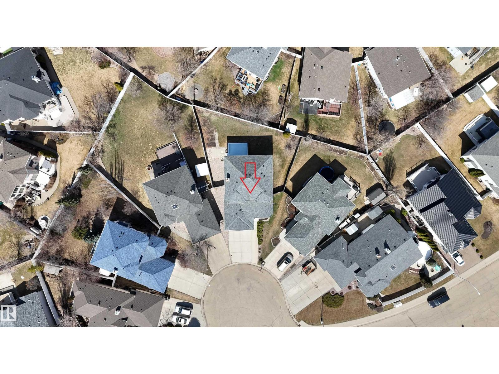 8608 160A AV NW