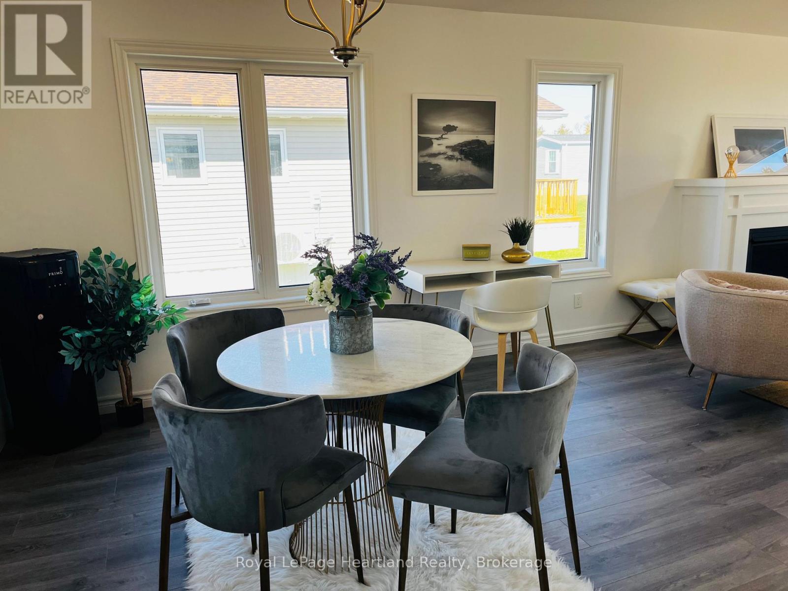 20 BLUFFS VIEW BOULEVARD