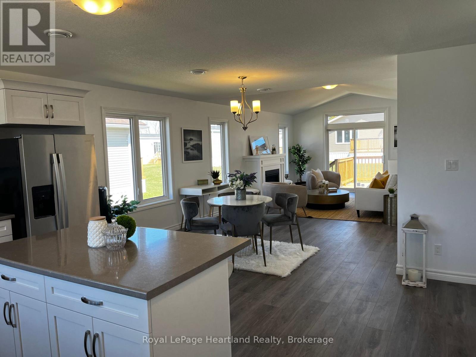 20 BLUFFS VIEW BOULEVARD