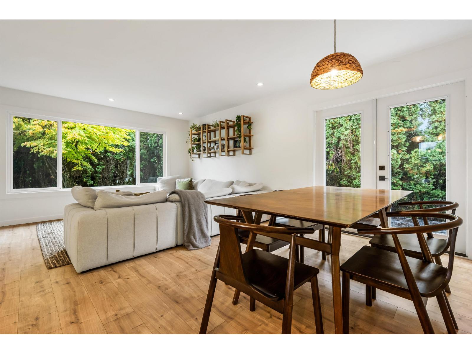 9046 BROADWAY STREET|Chilliwack Proper South