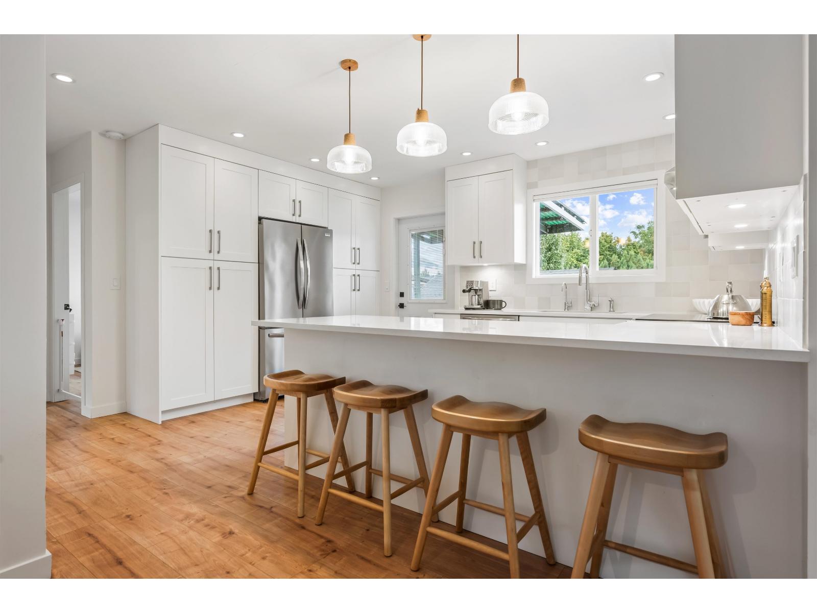 9046 BROADWAY STREET|Chilliwack Proper South