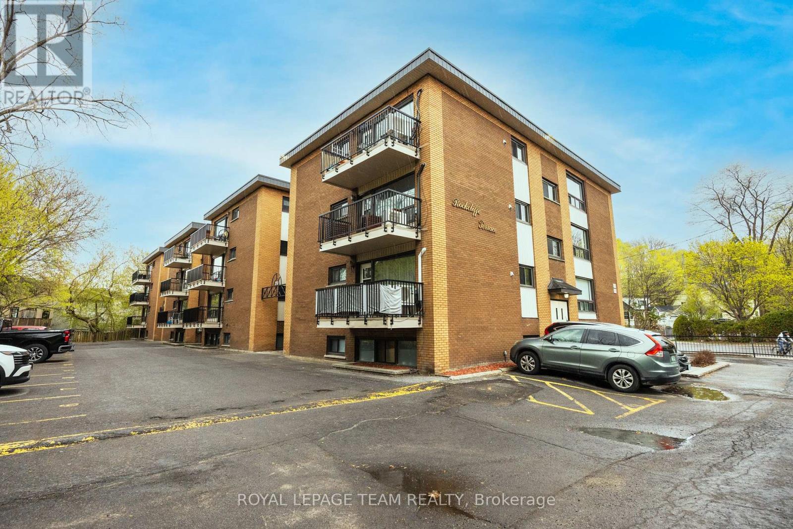 Photo 1 of 24 — 6 - 270 BEECHWOOD AVENUE Unit 6, Ottawa, ON K1L8A6
