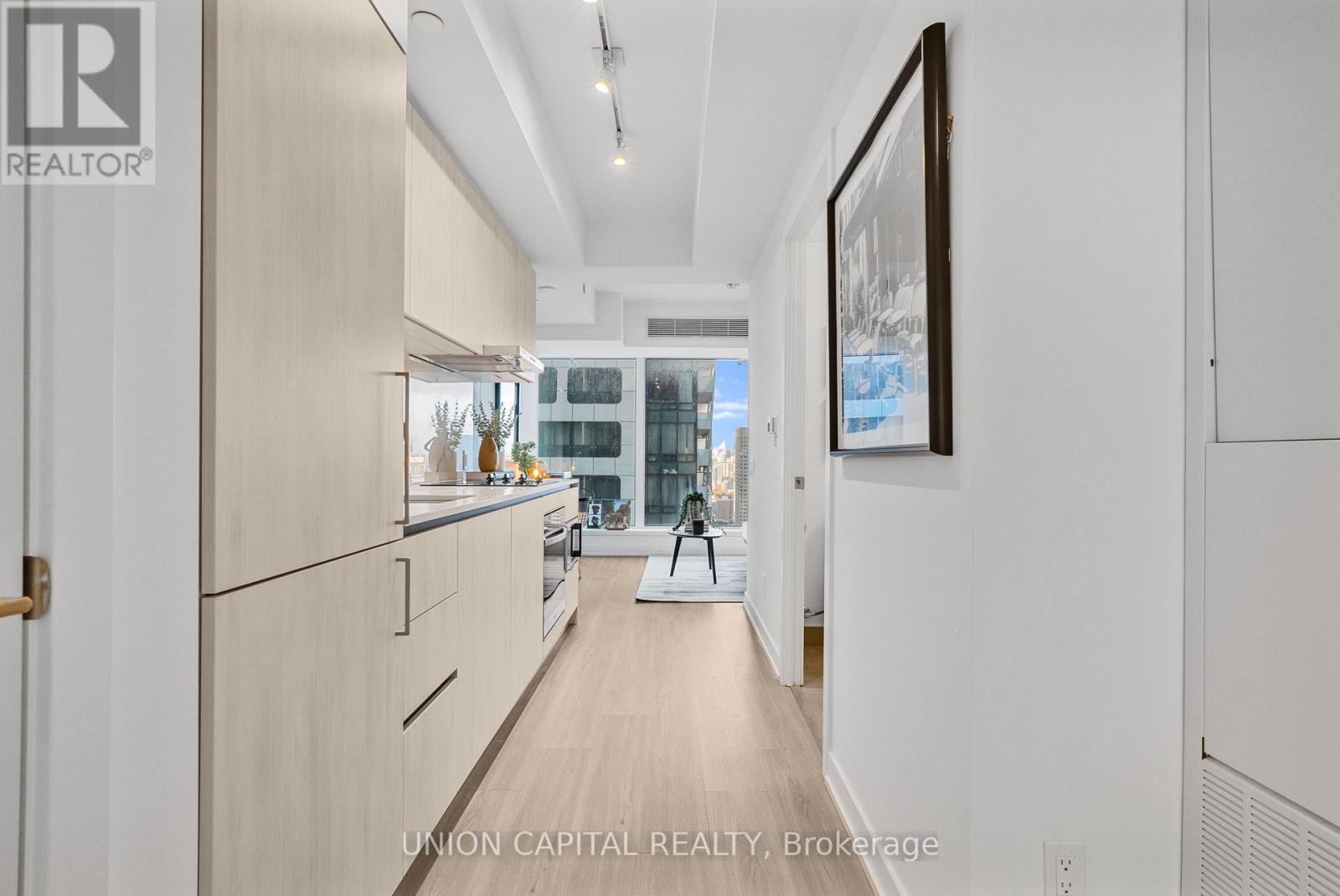 4308 - 8 WELLESLEY STREET W