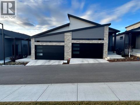 31 Royal Birch Cove NW Calgary AB T3G5P9