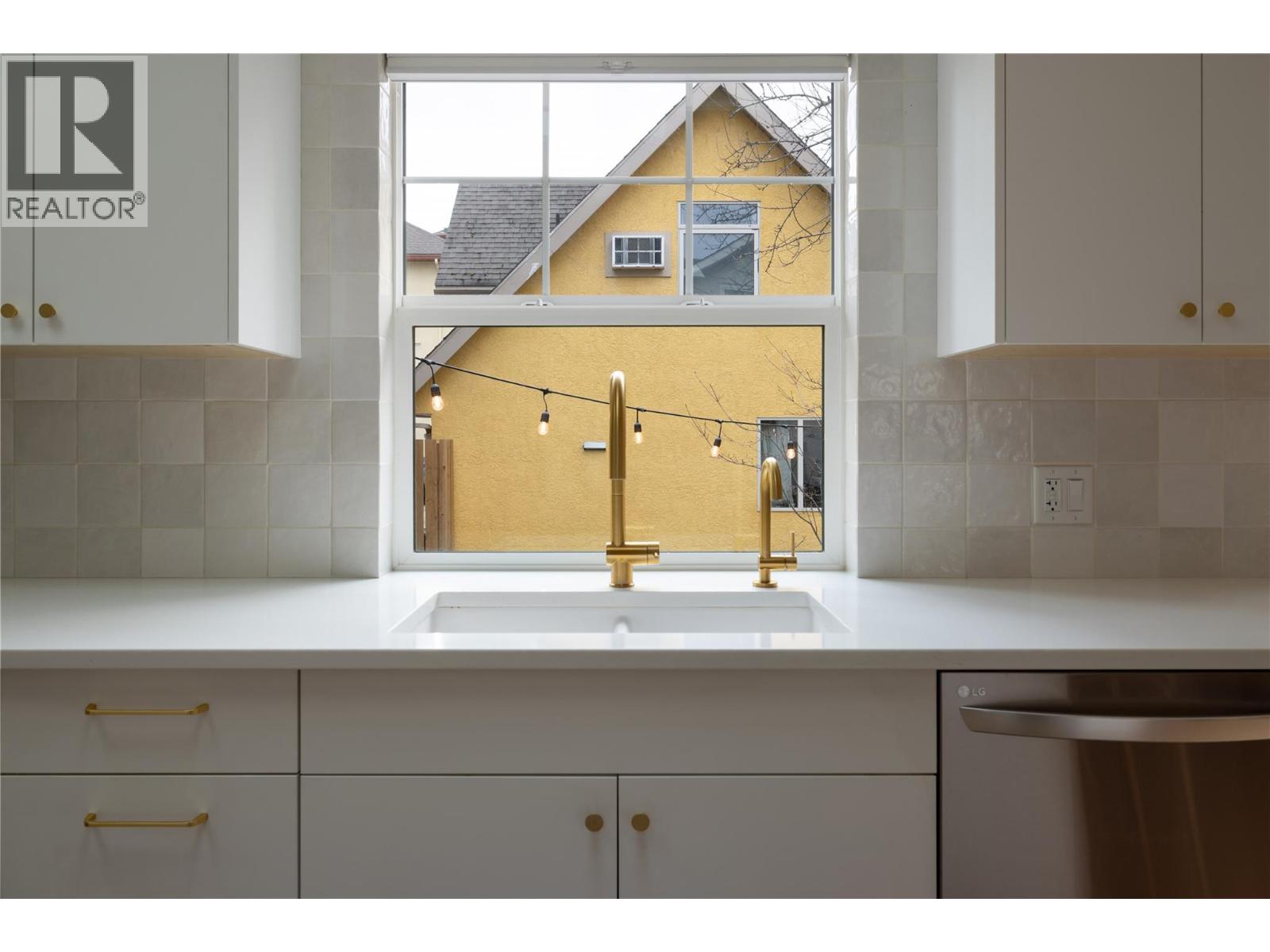 773 Sutherland Avenue