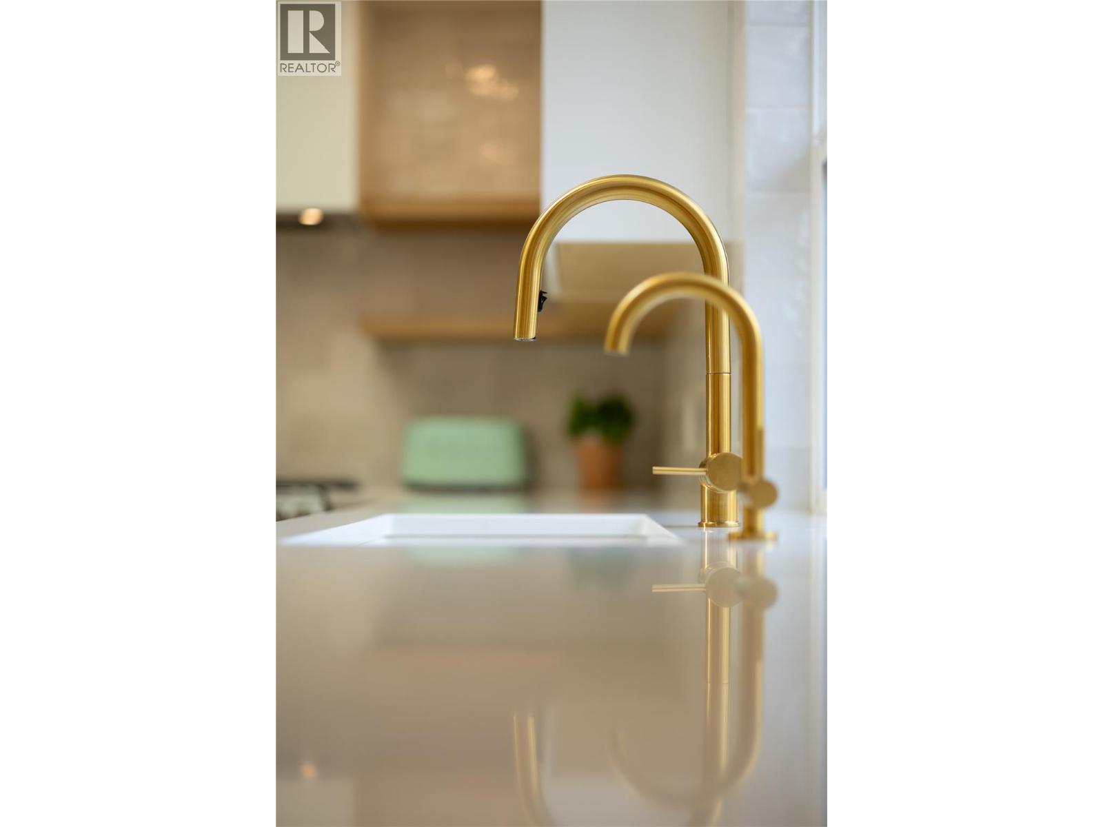 773 Sutherland Avenue