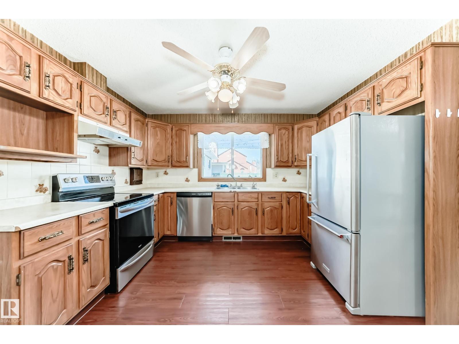 12245 55 ST NW