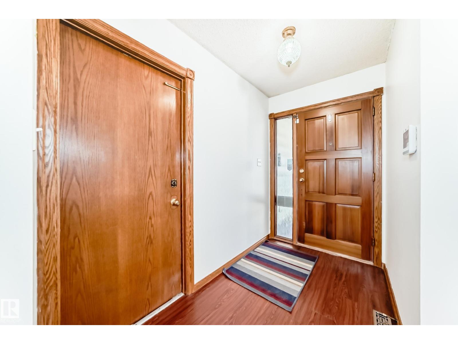 12245 55 ST NW
