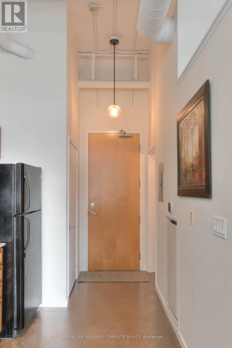 108 - 410 KING STREET W