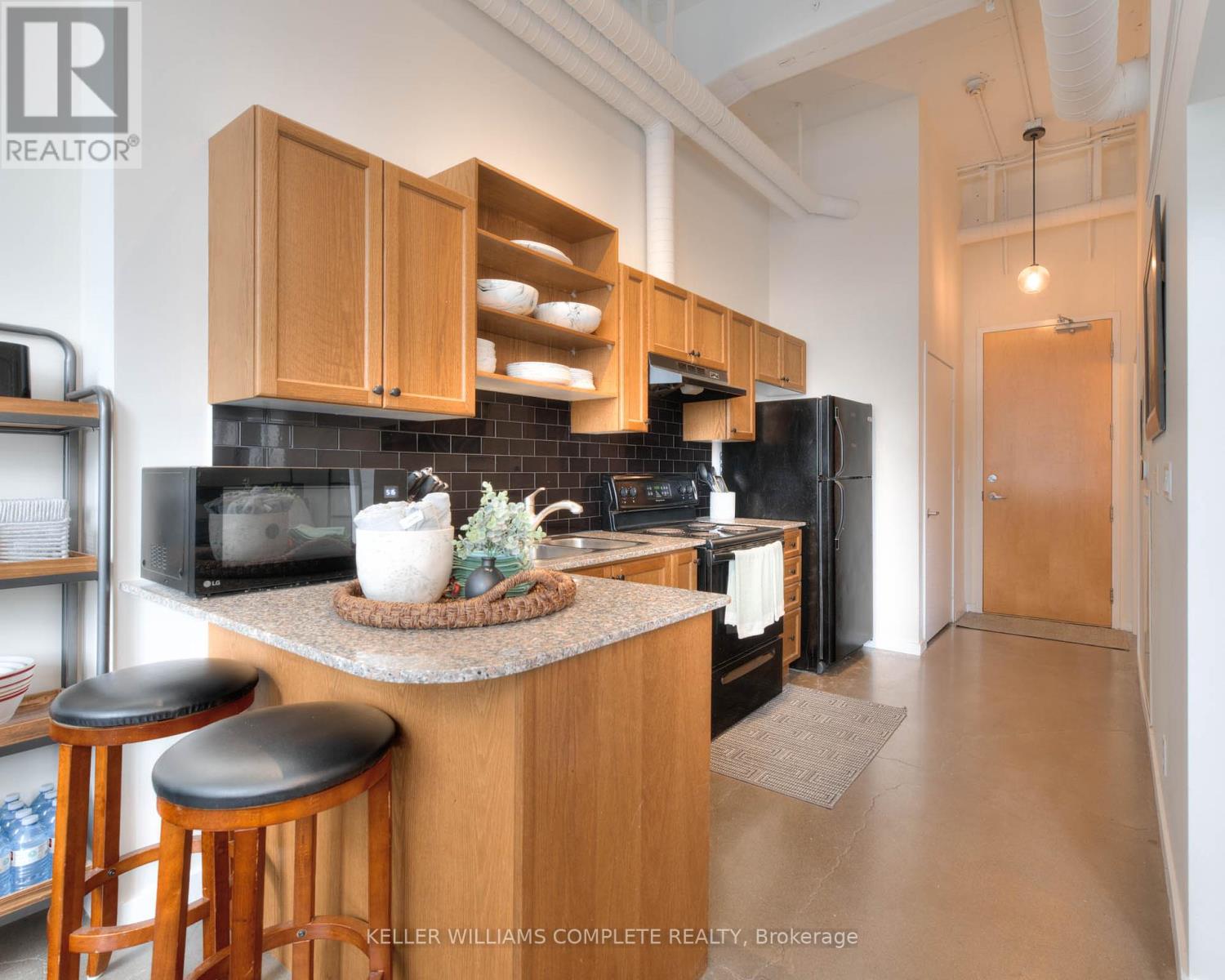 108 - 410 KING STREET W