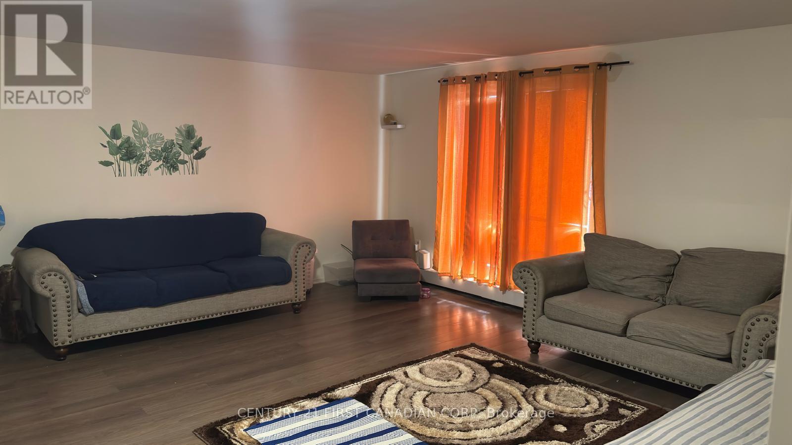Photo 1 of 17 — 210 - 573 MORNINGTON AVENUE Unit 210, London East (East G), ON N5Y4T9