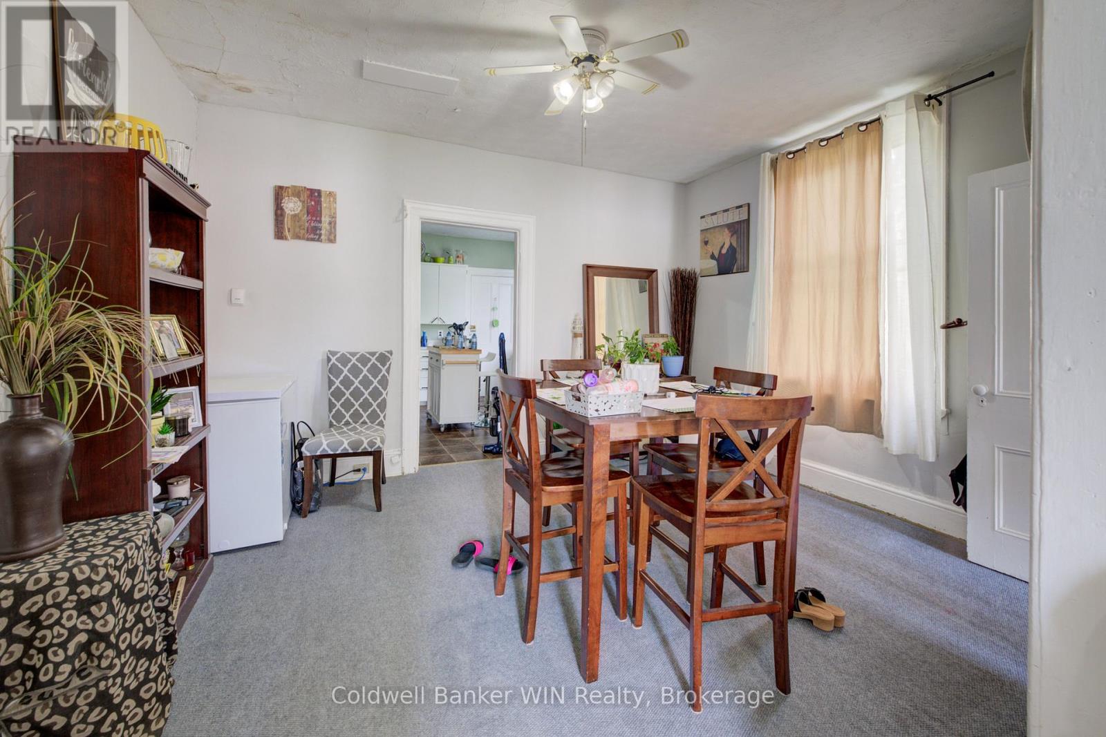 129 ELGIN STREET S