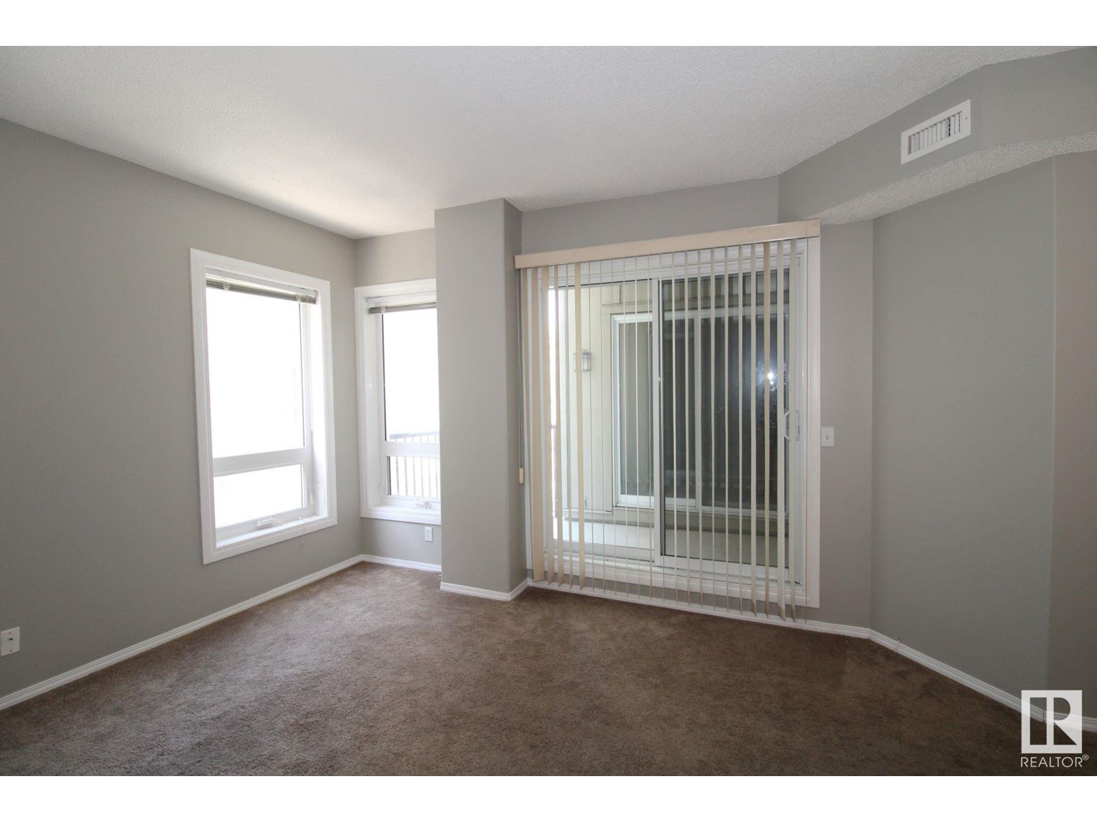 #404 11103 84 AV NW
