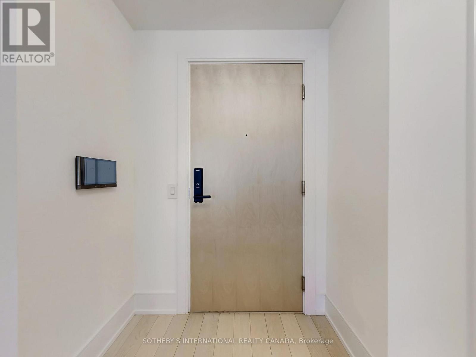 515 - 155 MERCHANTS' WHARF