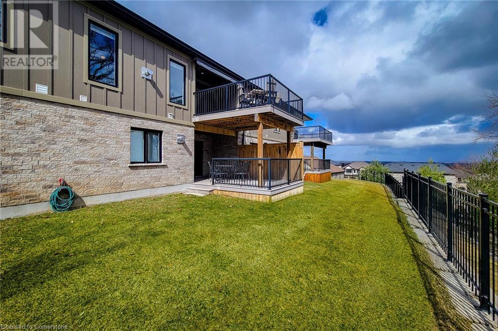 32 RIDGEVIEW Crescent Unit# 14