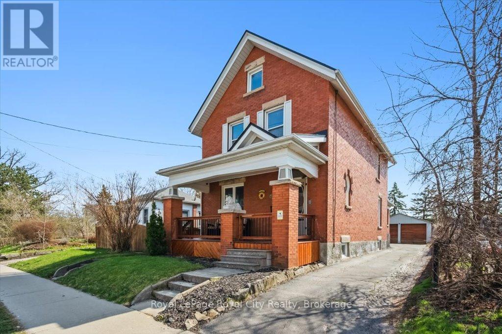 572 WOOLWICH STREET