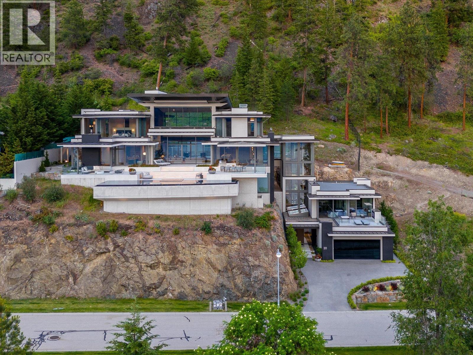 180 Sheerwater Court Unit# 20