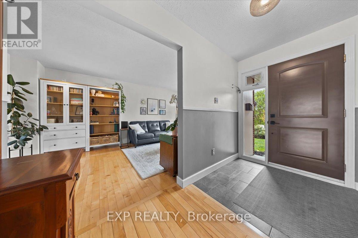 1073 ST GERMAIN CRESCENT