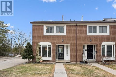 39 - 121 BAGOT STREET Guelph (Junction/Onward Willow) ON N1H5T8
