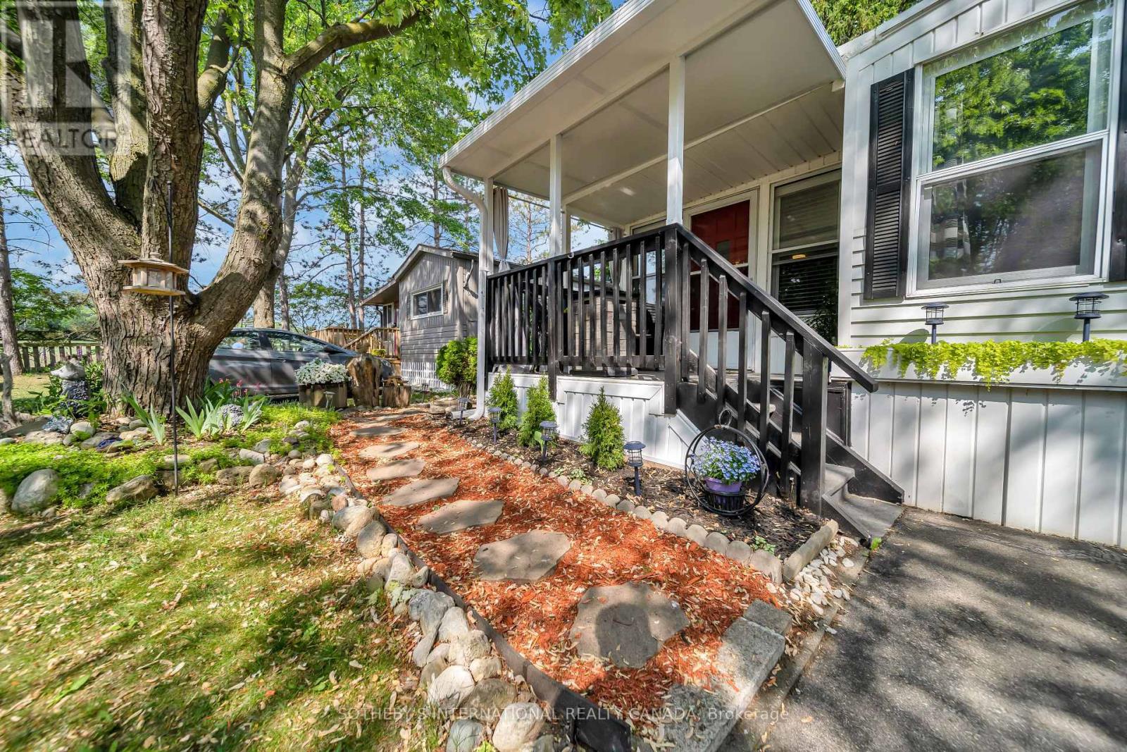 9 - 580 BEAVER CREEK ROAD