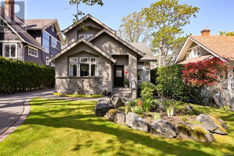 1020 Verrinder Ave Victoria BC V8S3T7