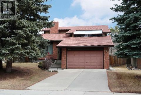 876 Edgemont Road NW Calgary AB T3A2J2