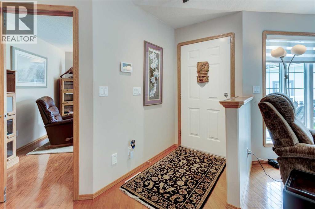 3 Strathmore Lakes Bay