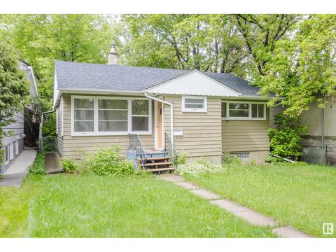 9808 85 AV NW NW Edmonton AB T6E2J6